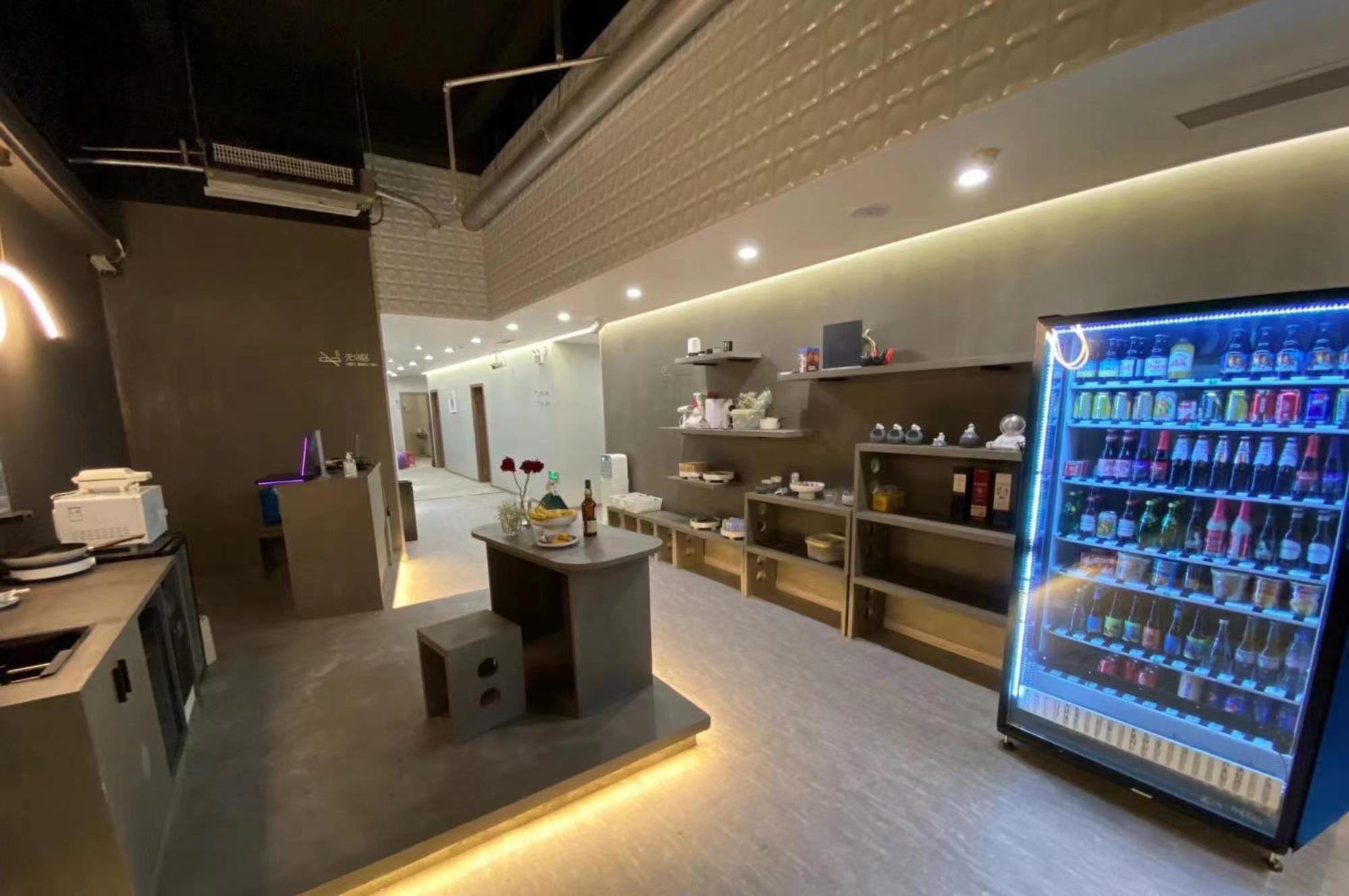 Puzzle Hotel Guangzhou Fenghuang New Village Subway Station Bagian luar foto