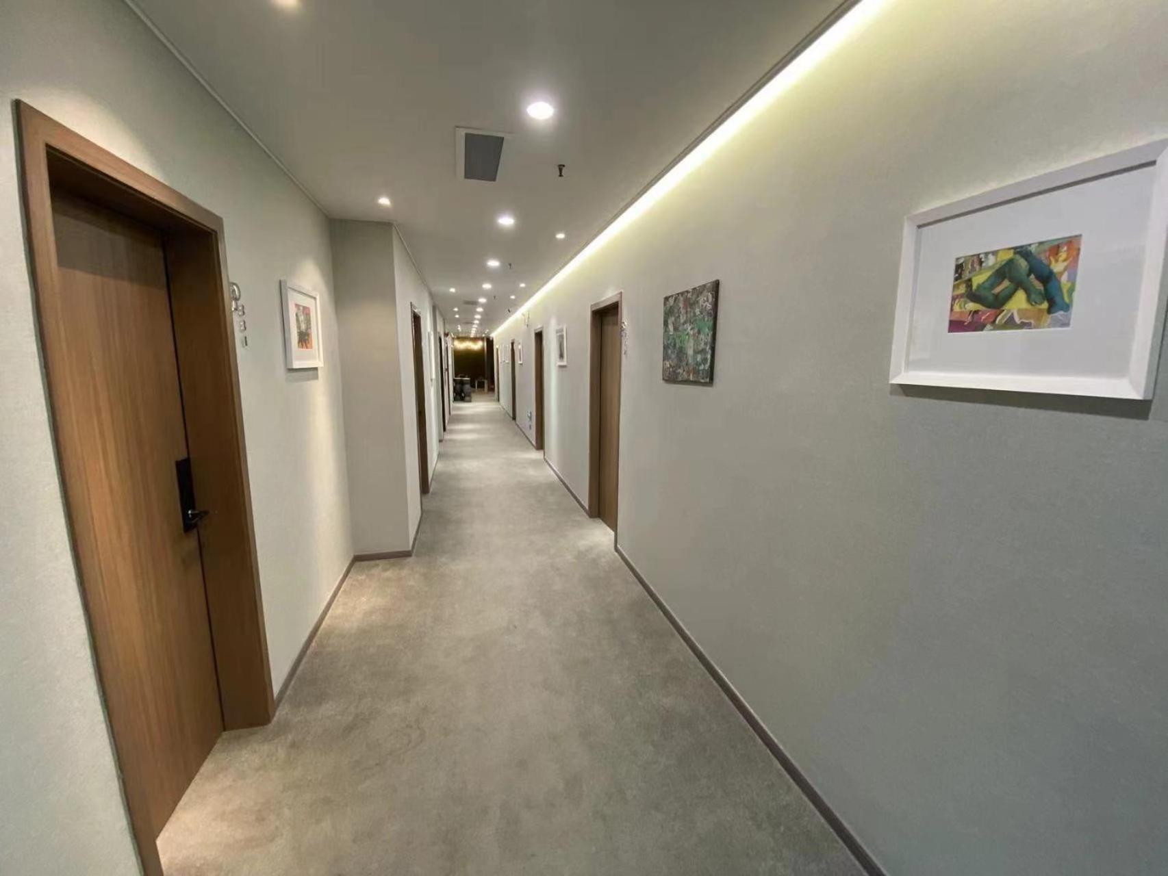 Puzzle Hotel Guangzhou Fenghuang New Village Subway Station Bagian luar foto