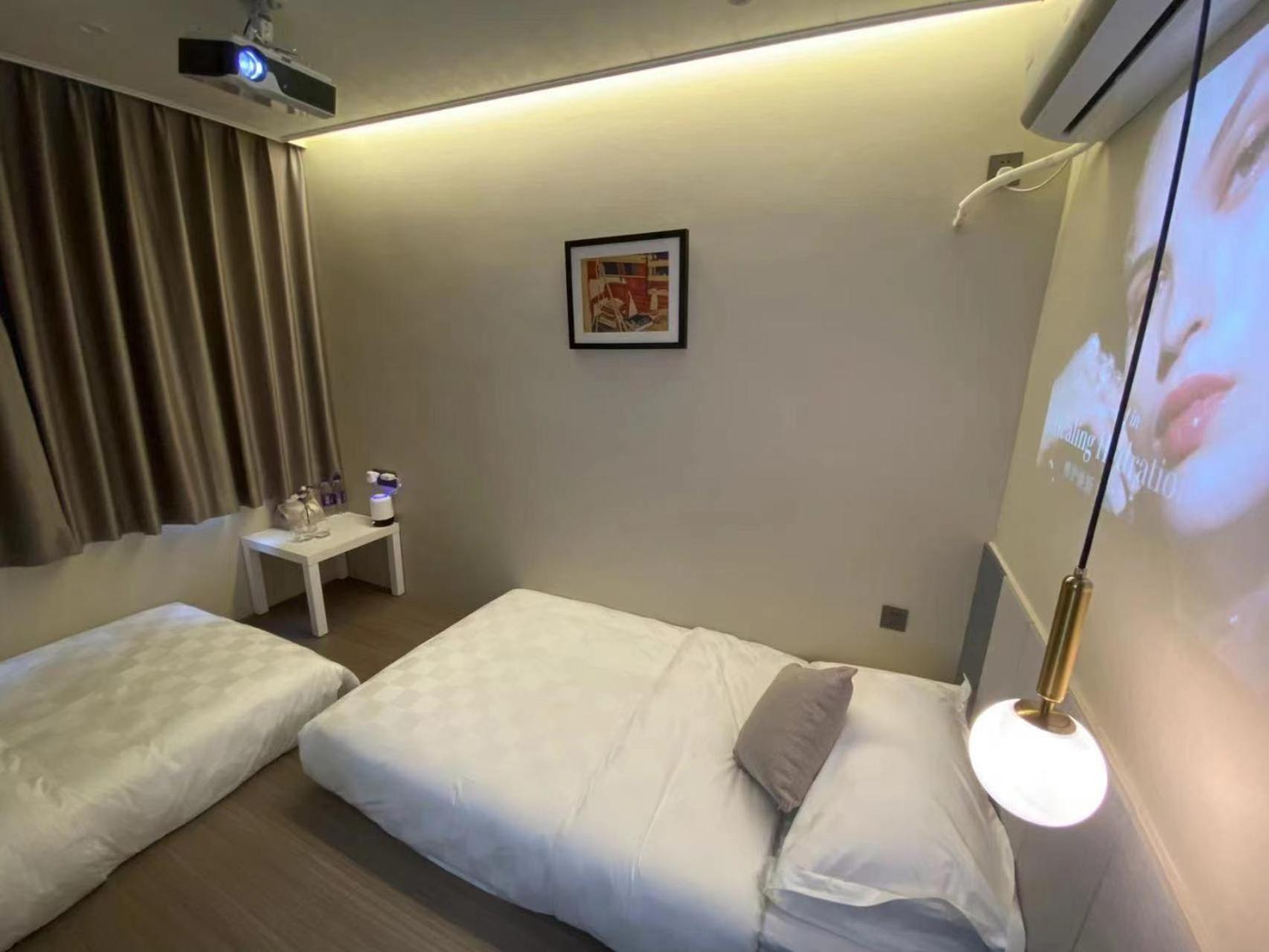 Puzzle Hotel Guangzhou Fenghuang New Village Subway Station Bagian luar foto
